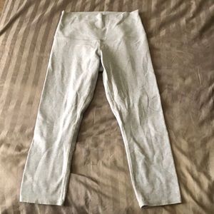 Gray LuLulemon crops